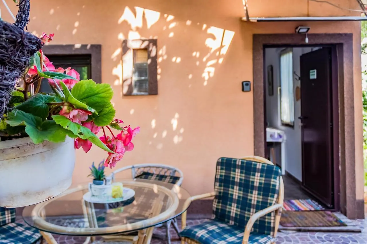 Vikendica Little Garden House Croatia